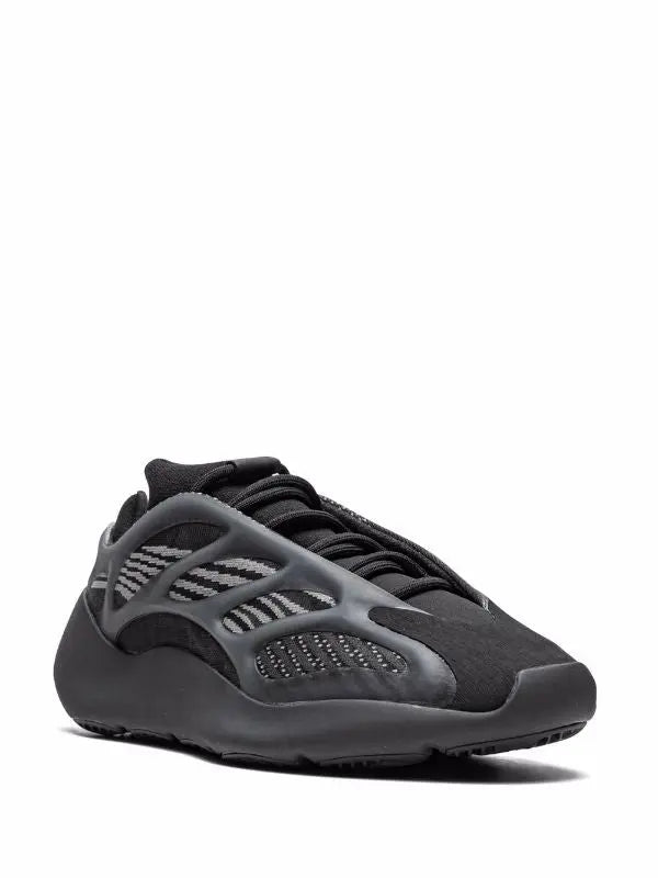 ADIDAS - YEEZY 700 V3 - https://treadfitpro.com/